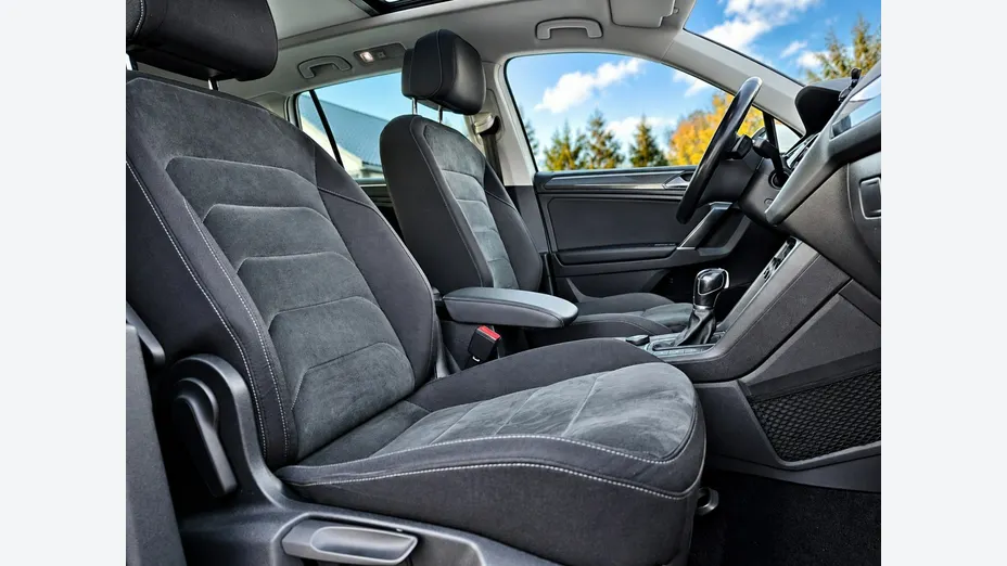 VOLKSWAGEN Tiguan -