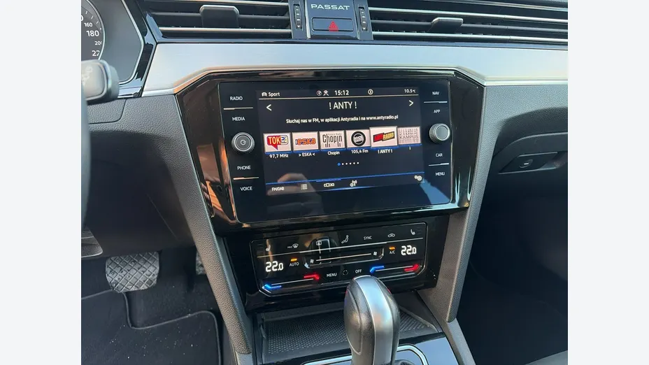 VOLKSWAGEN Passat -