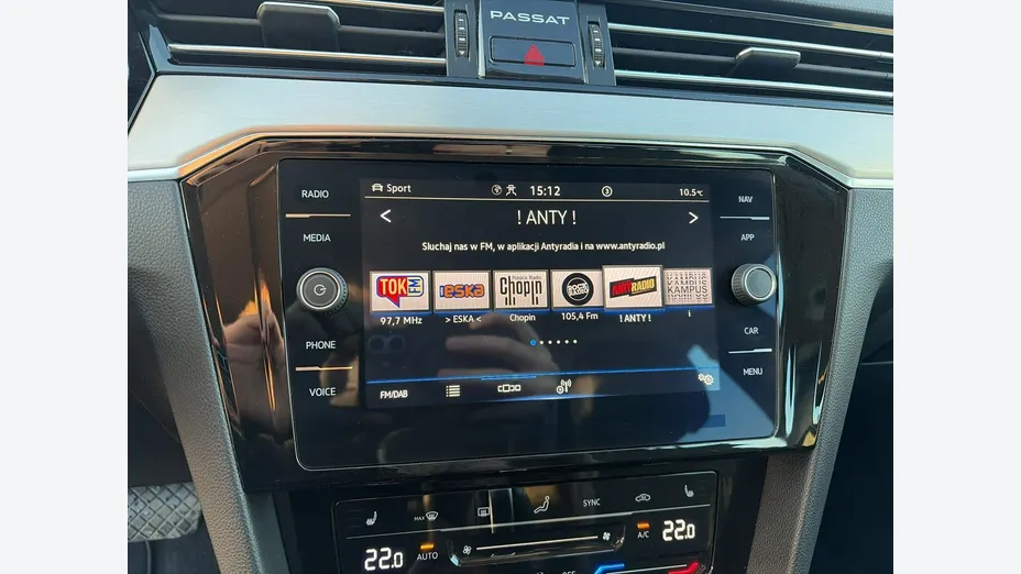 VOLKSWAGEN Passat -