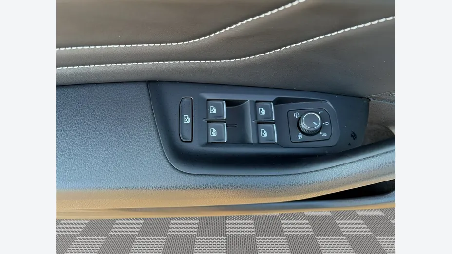 VOLKSWAGEN Passat -