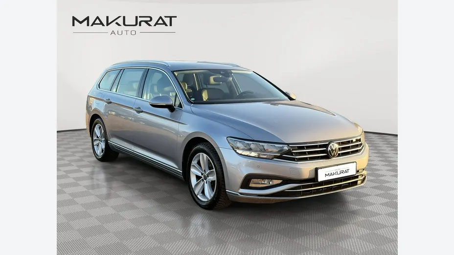 VOLKSWAGEN Passat -