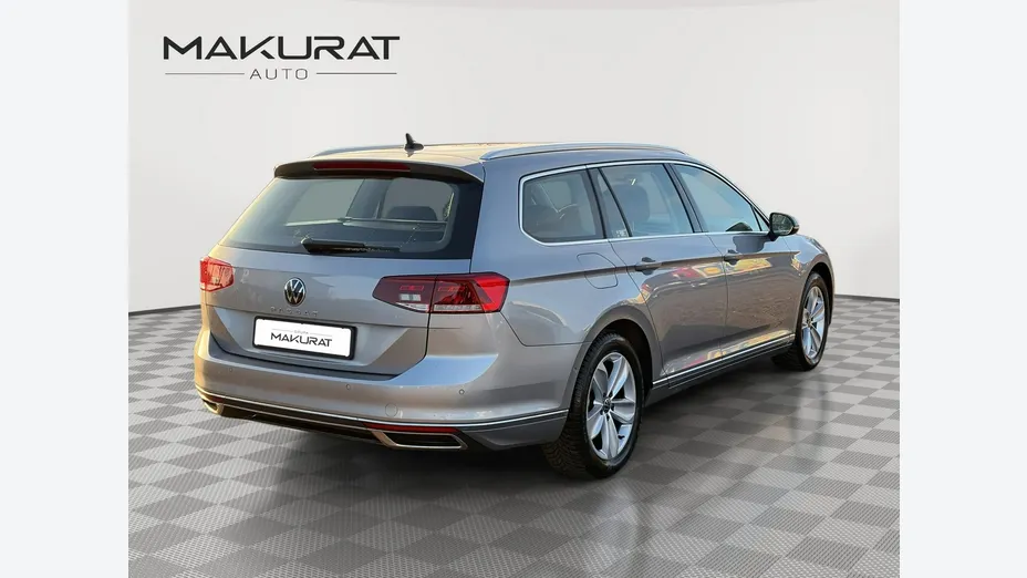 VOLKSWAGEN Passat -