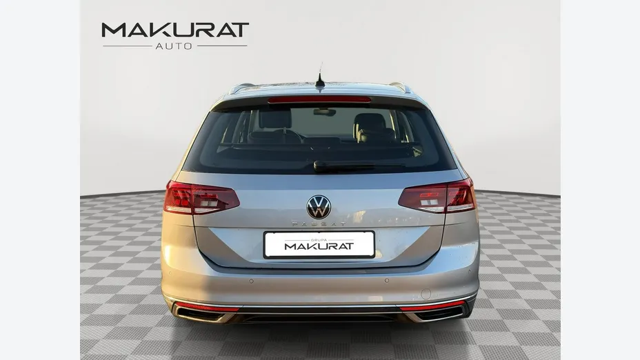 VOLKSWAGEN Passat -