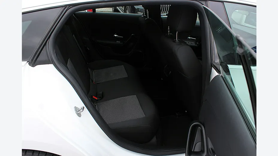 MERCEDES-BENZ CLA -