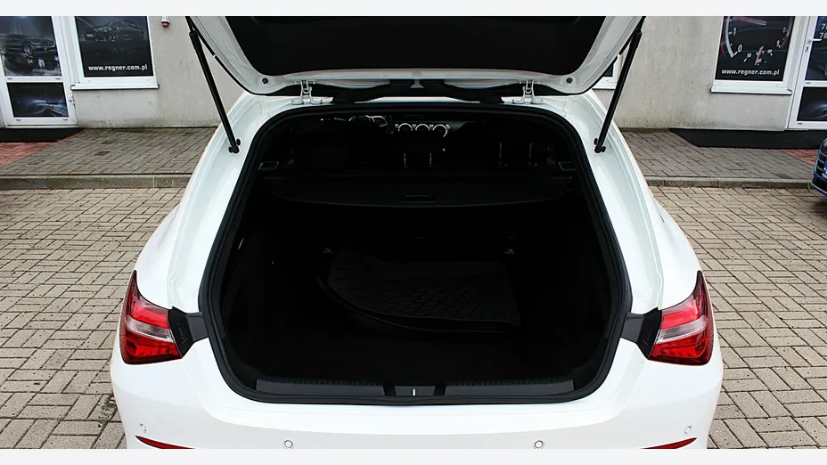 MERCEDES-BENZ CLA -