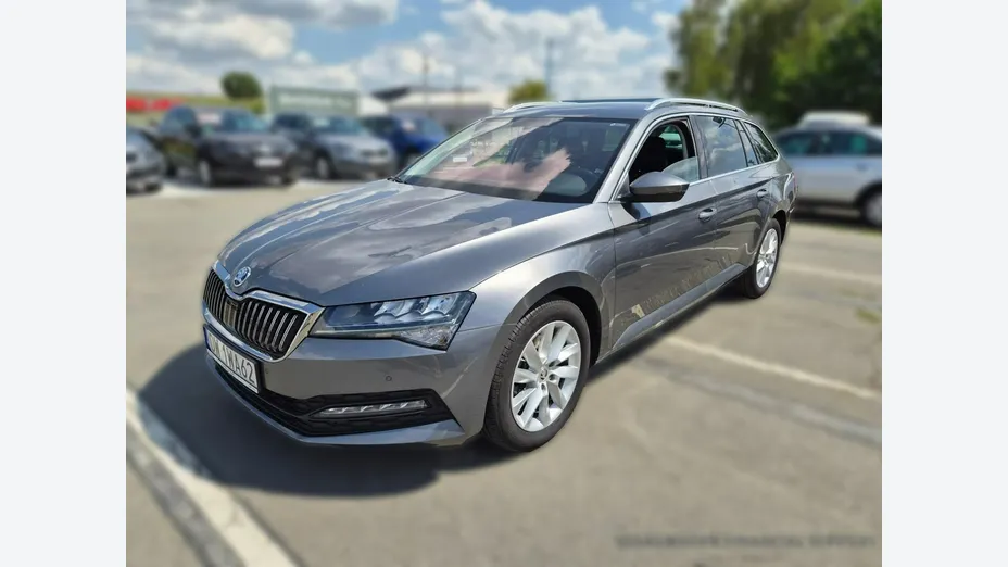 SKODA Superb -