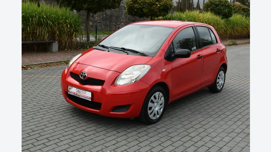 TOYOTA Yaris -