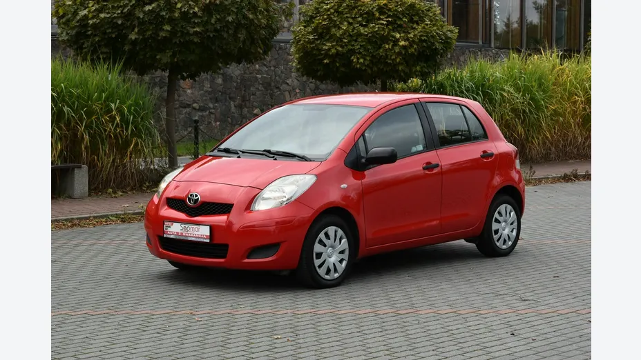 TOYOTA Yaris -