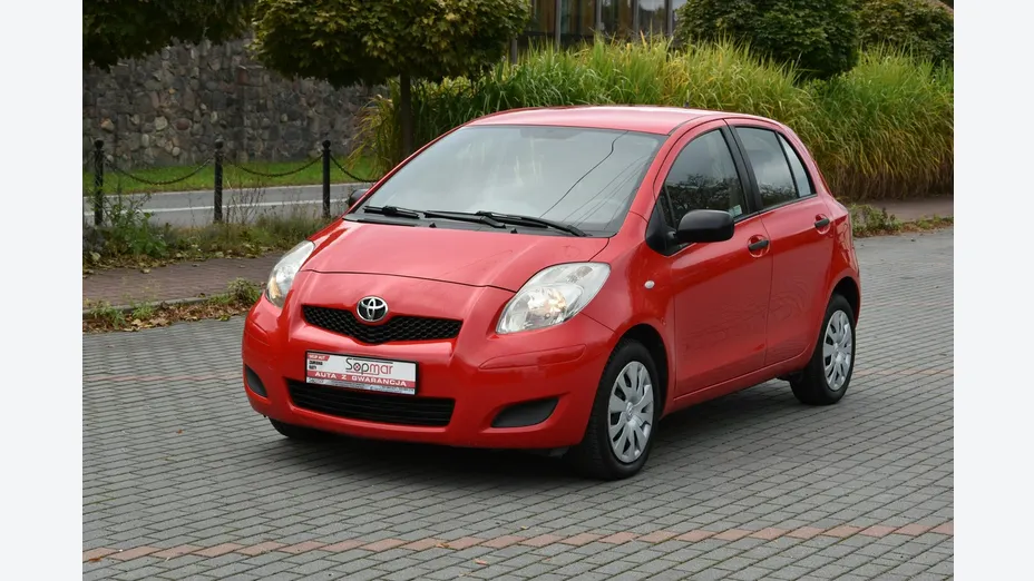 TOYOTA Yaris -