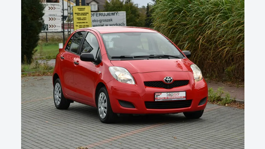 TOYOTA Yaris -