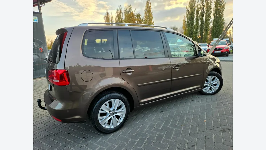 VOLKSWAGEN Touran -