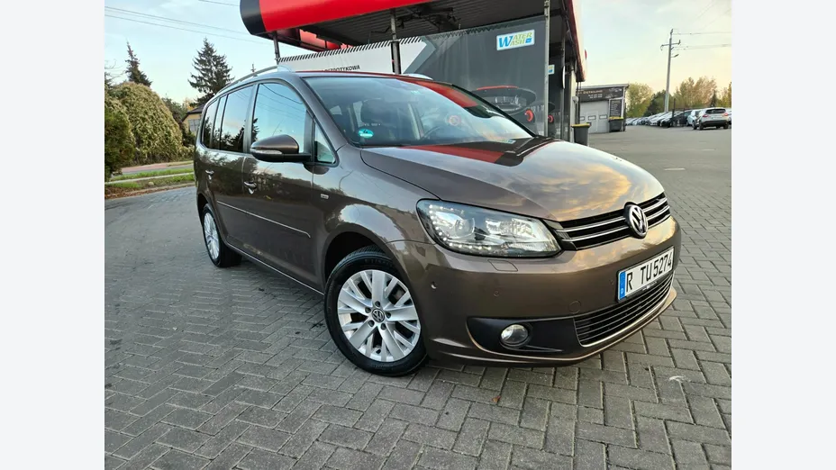 VOLKSWAGEN Touran -