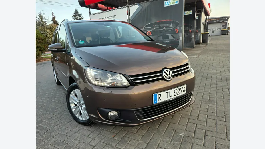 VOLKSWAGEN Touran -