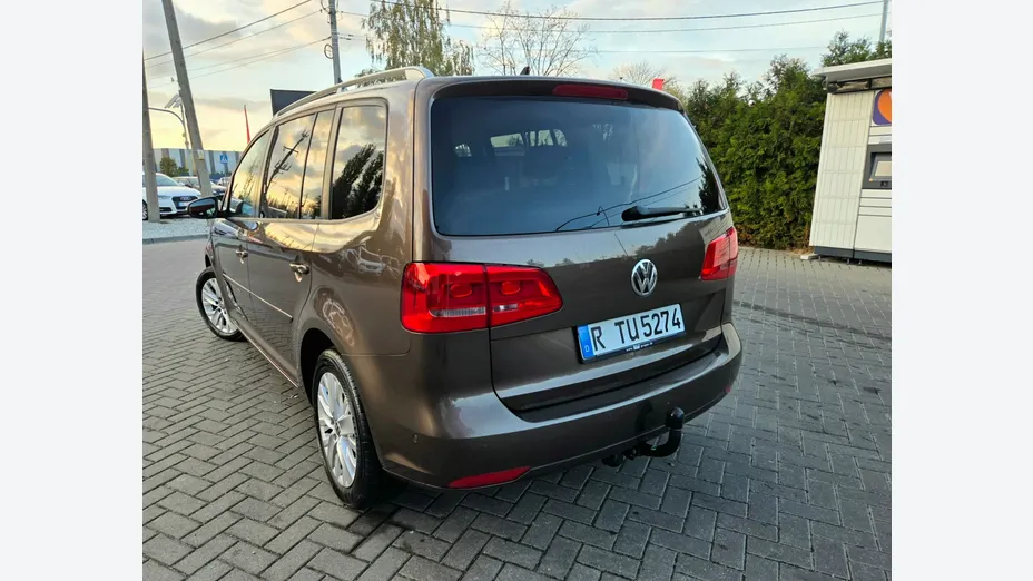 VOLKSWAGEN Touran -