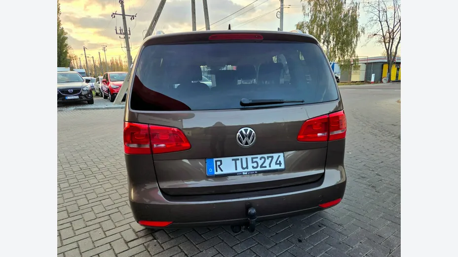 VOLKSWAGEN Touran -
