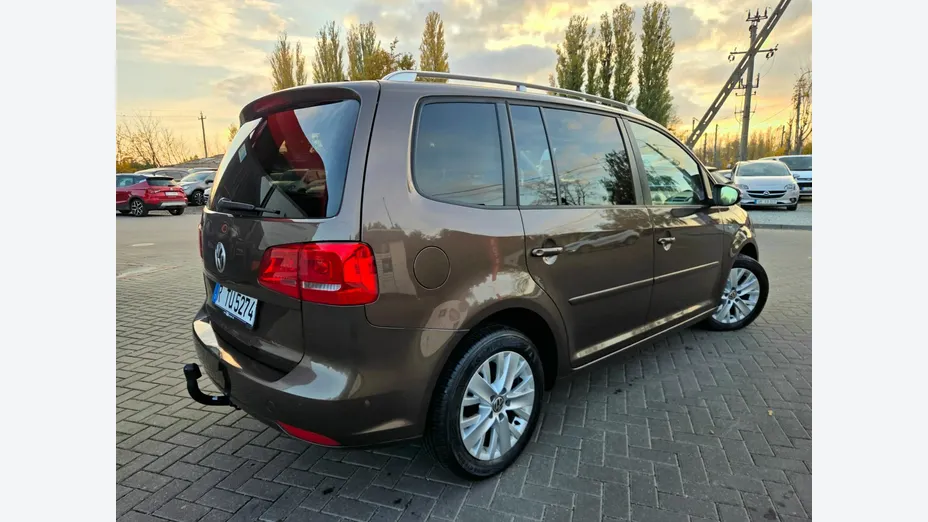 VOLKSWAGEN Touran -