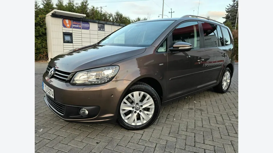 VOLKSWAGEN Touran -