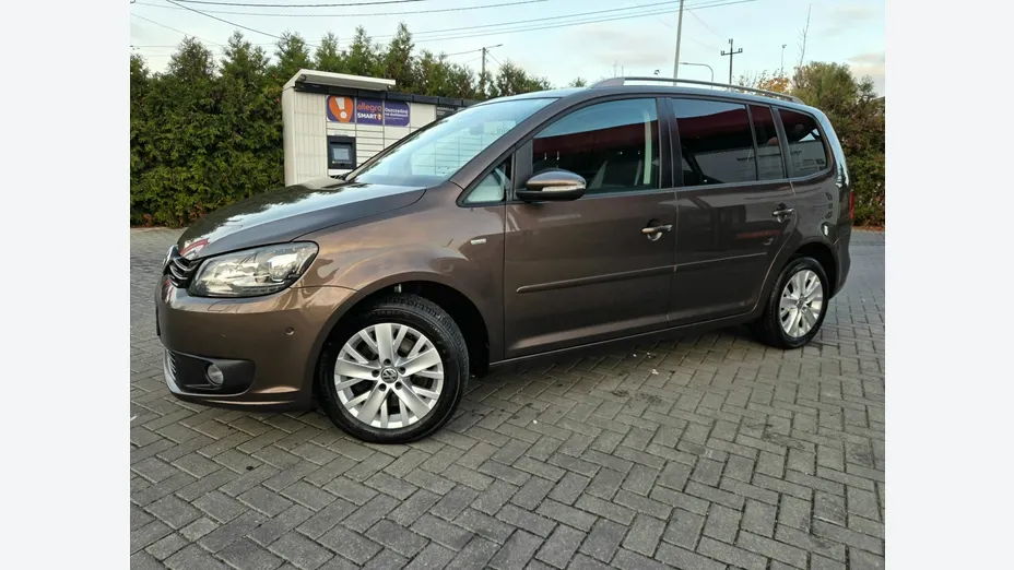 VOLKSWAGEN Touran -