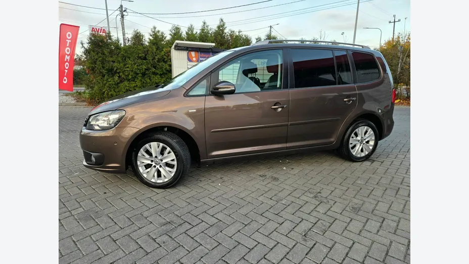 VOLKSWAGEN Touran -