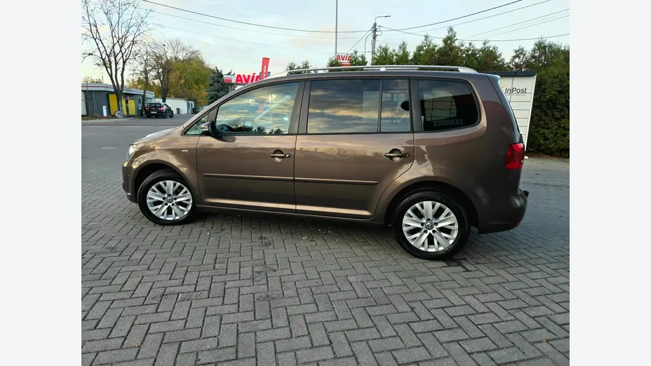 VOLKSWAGEN Touran -