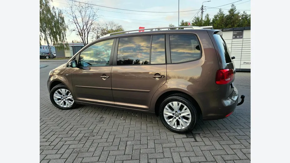 VOLKSWAGEN Touran -