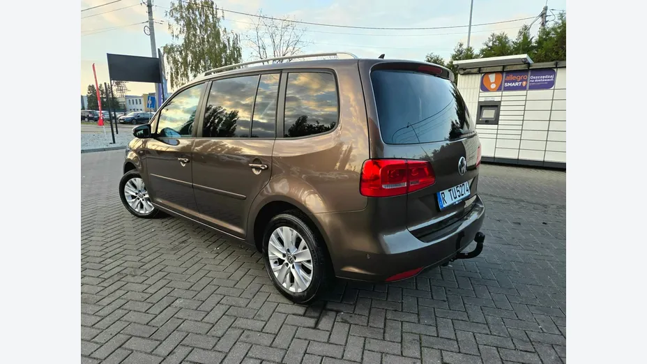 VOLKSWAGEN Touran -
