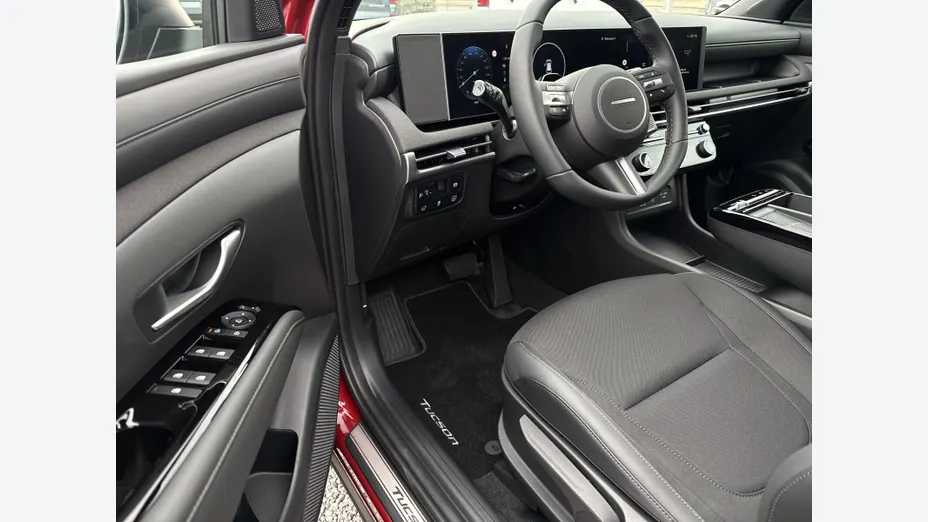 HYUNDAI Tucson Tucson 1.6 T-GDi HEV Smart Black 2WD aut Nowy