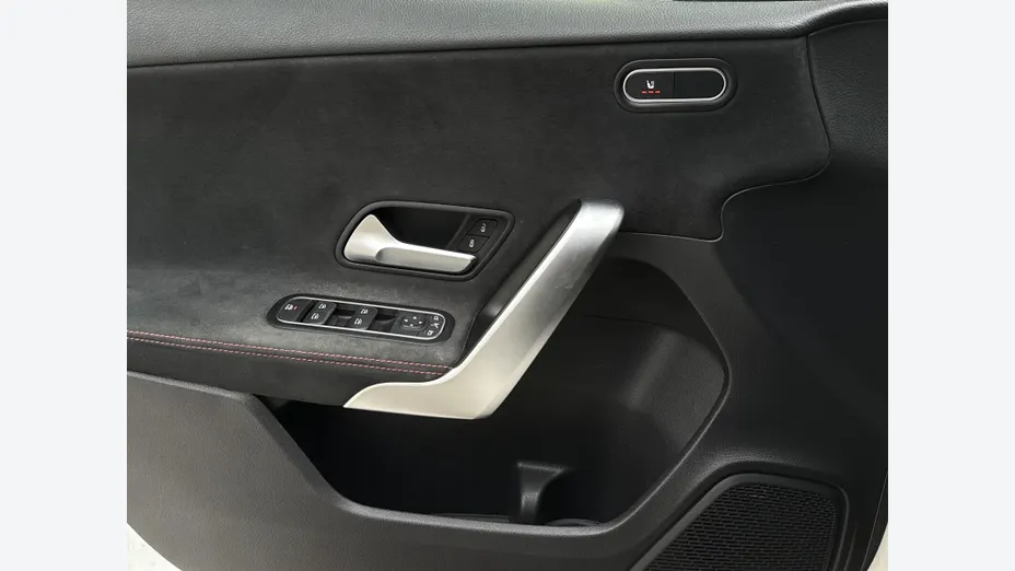 MERCEDES-BENZ A Klasa A 200 AMG Line 7G-DCT