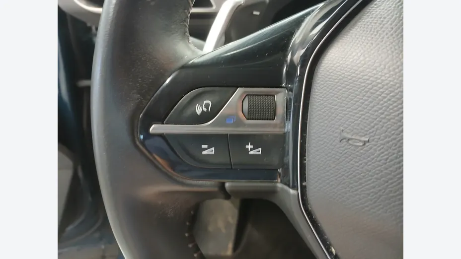 PEUGEOT 3008 -