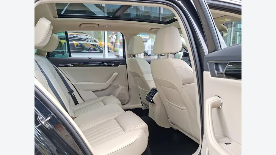 SKODA Superb Superb 2.0 TDI SCR L&K DSG