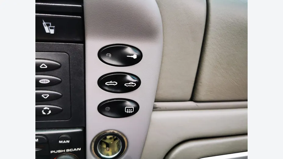 PORSCHE 911 -