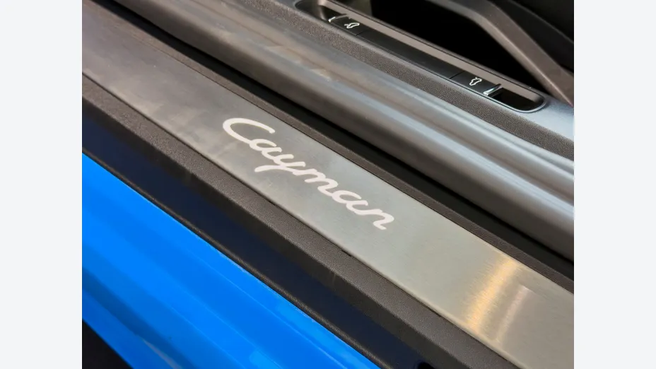 PORSCHE 718 -