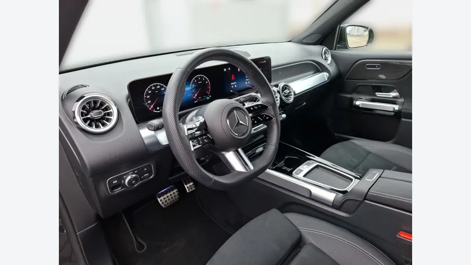 MERCEDES-BENZ GLB GLB 200 mHEV AMG Line 7G-DCT