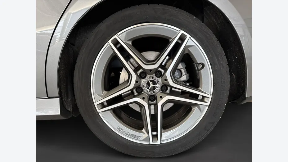 MERCEDES-BENZ A Klasa A 200 AMG Line 7G-DCT