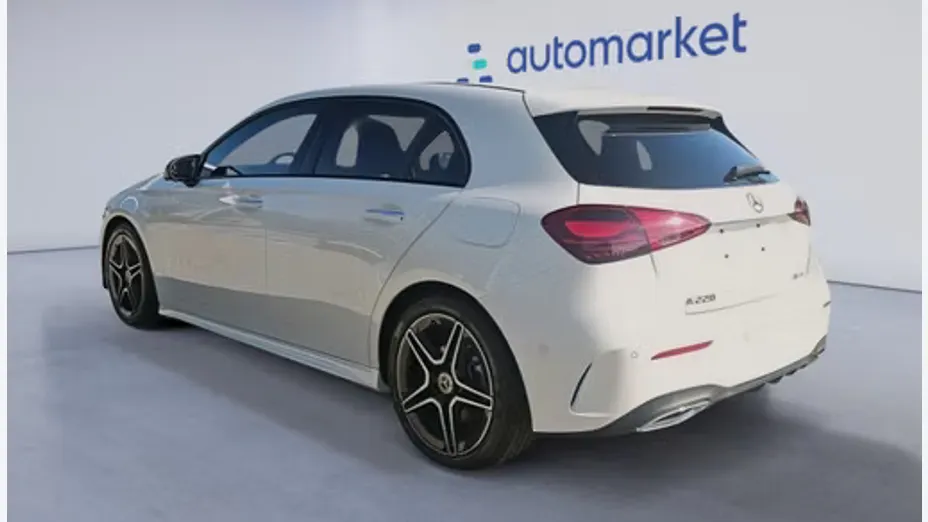 MERCEDES-BENZ A Klasa A 220 4-Matic AMG Line 8G-DCT