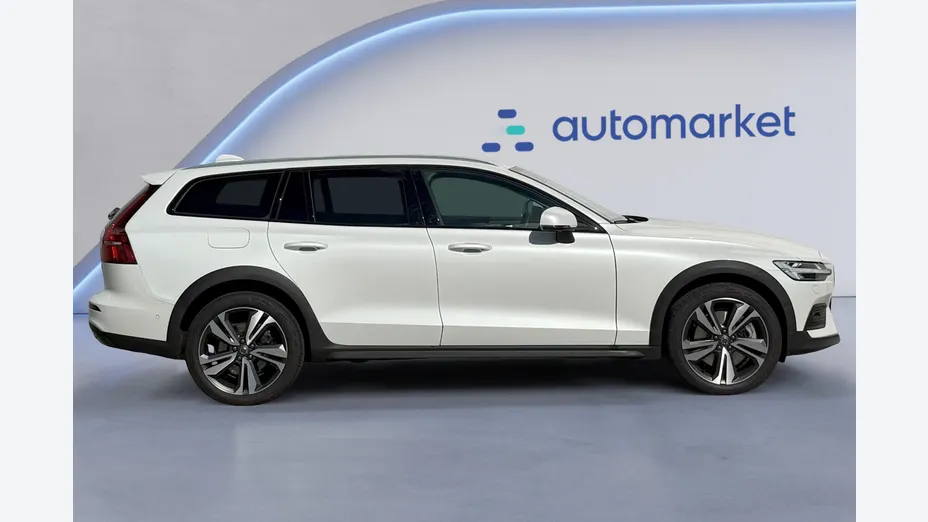 VOLVO V60 V60 CC Plus B5 B AWD aut
