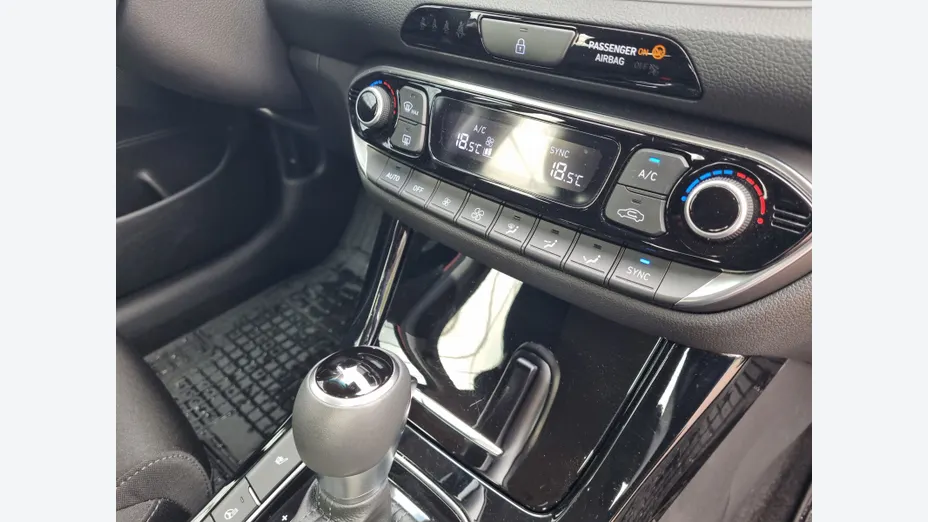 HYUNDAI i30 i30 1.6 T-GDI Smart DCT