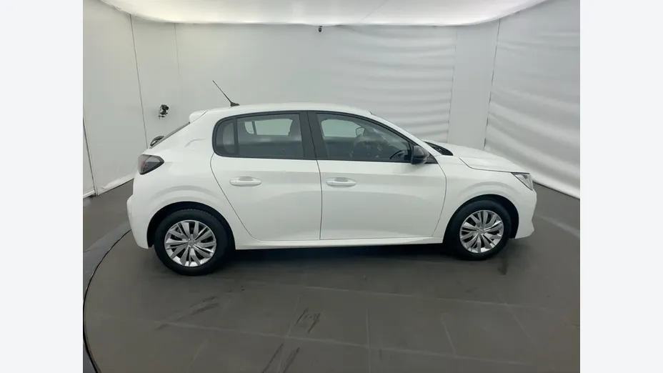 PEUGEOT 208 -