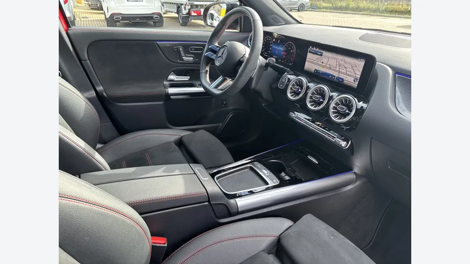 MERCEDES-BENZ GLA GLA 200 mHEV AMG Line 7G-DCT