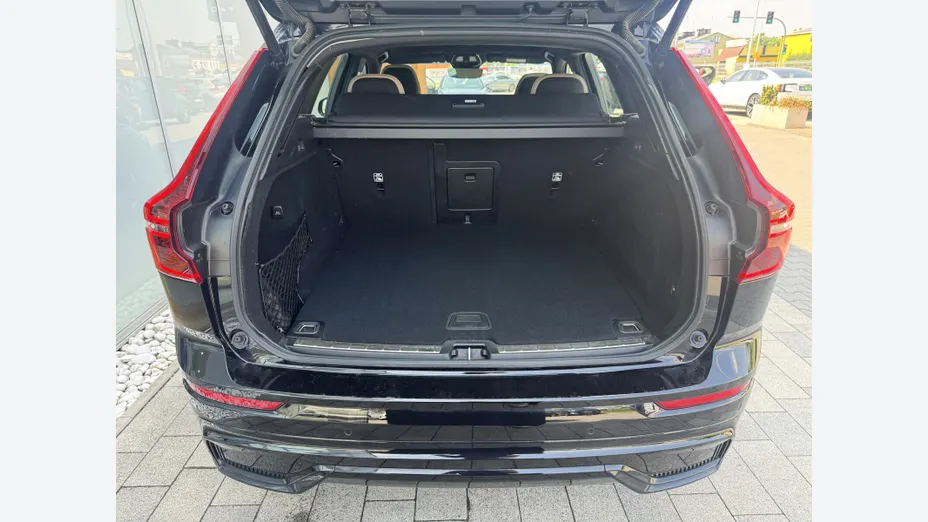 VOLVO XC60 XC60 B5 B AWD Plus Dark aut