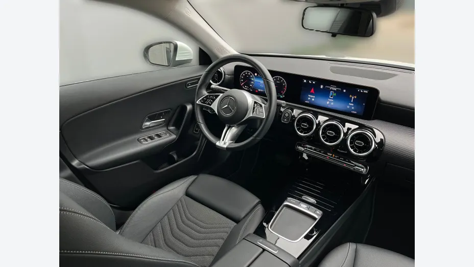 MERCEDES-BENZ CLA -
