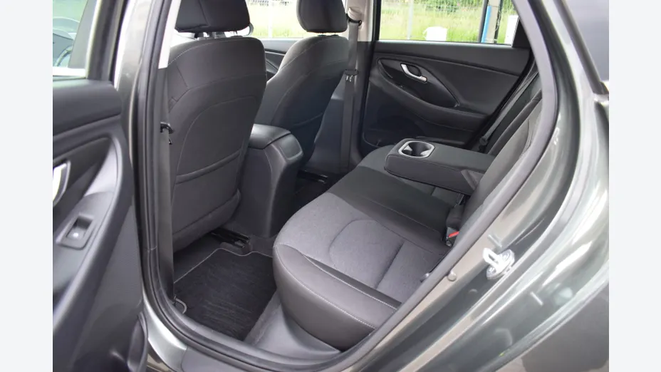 HYUNDAI i30 i30 Fastback 1.5 T-GDI 48V Smart DCT