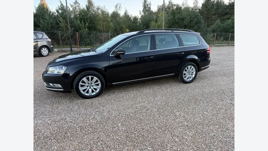 VOLKSWAGEN Passat -