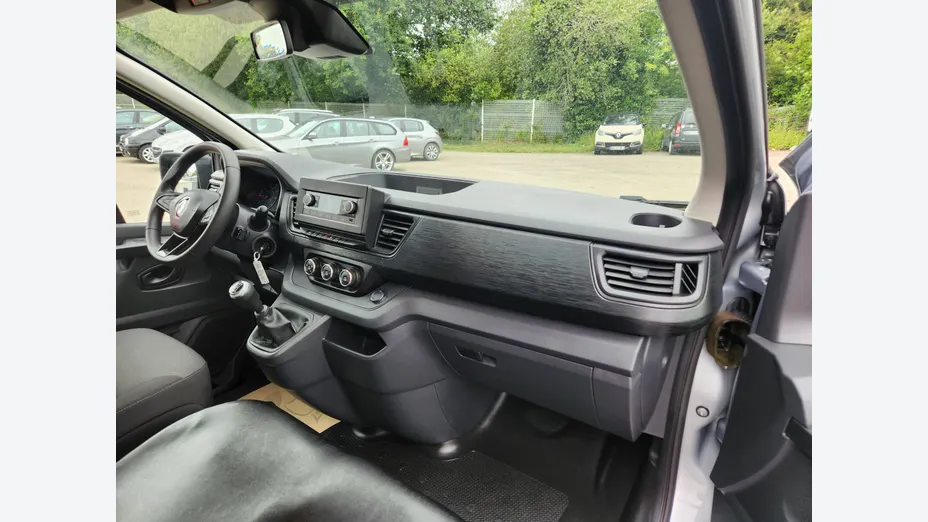 RENAULT Trafic -
