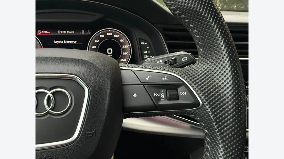 AUDI Q8 -