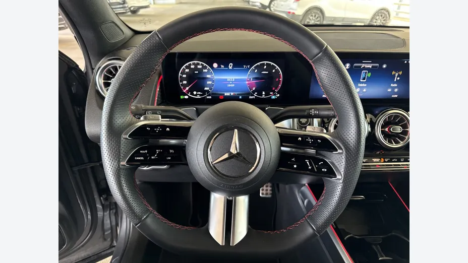 MERCEDES-BENZ GLB GLB 220 d 4-Matic AMG Line 8G-DCT