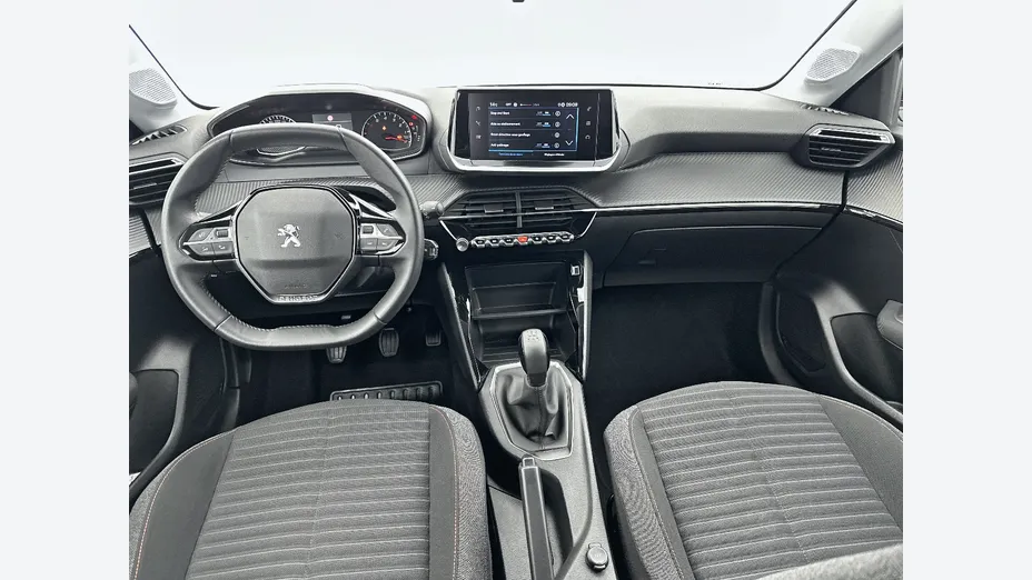 PEUGEOT 208 -