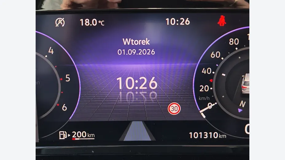 VOLKSWAGEN Golf -
