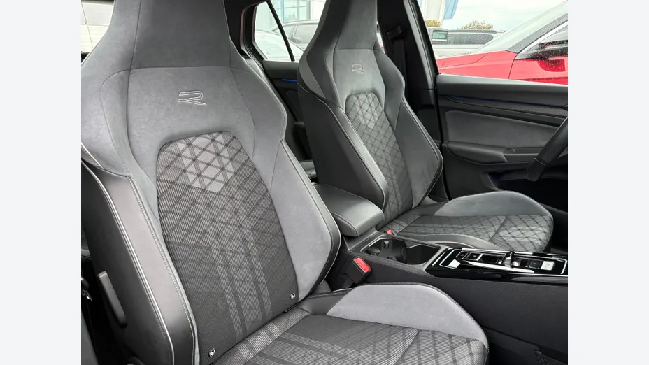 VOLKSWAGEN Golf Golf VIII 1.5 eTSI R-Line DSG