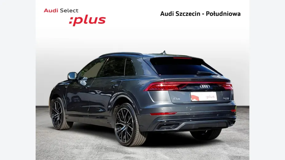 AUDI Q8 -